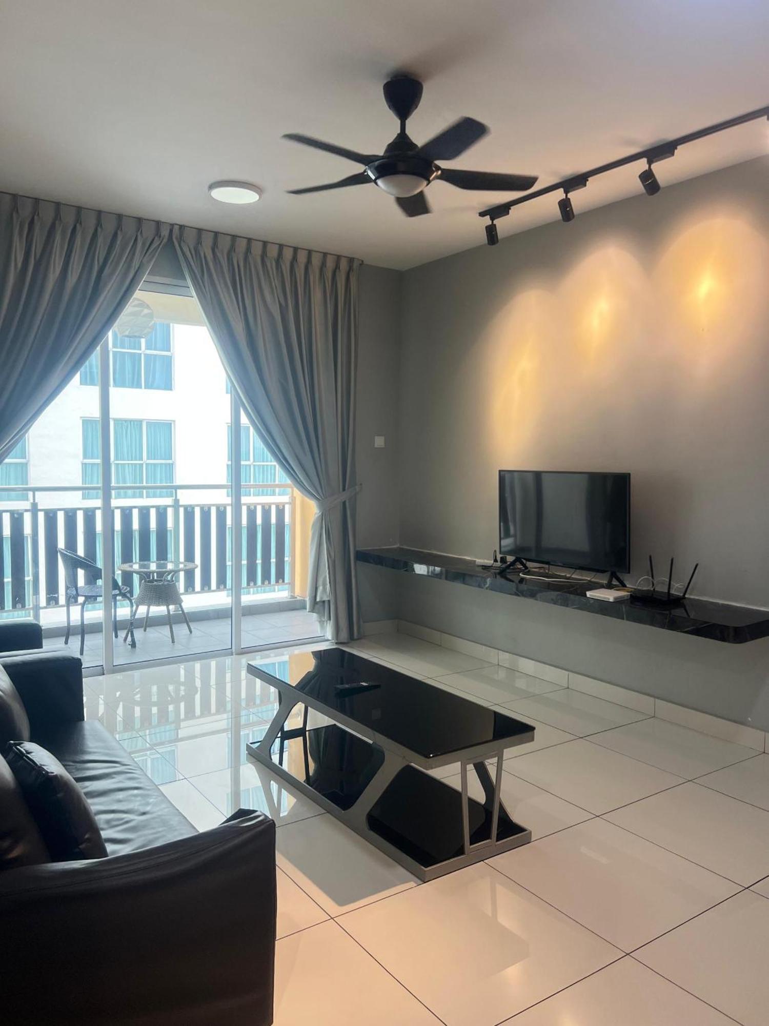 Residences At Daya By Sr Home Johor Bahru Bagian luar foto