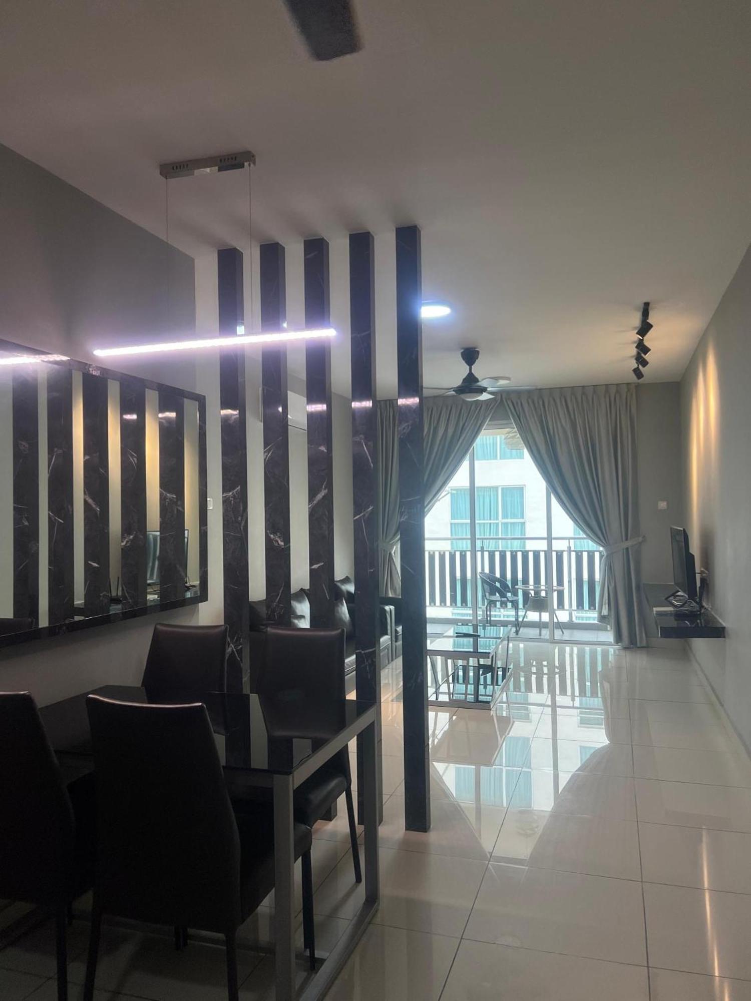 Residences At Daya By Sr Home Johor Bahru Bagian luar foto